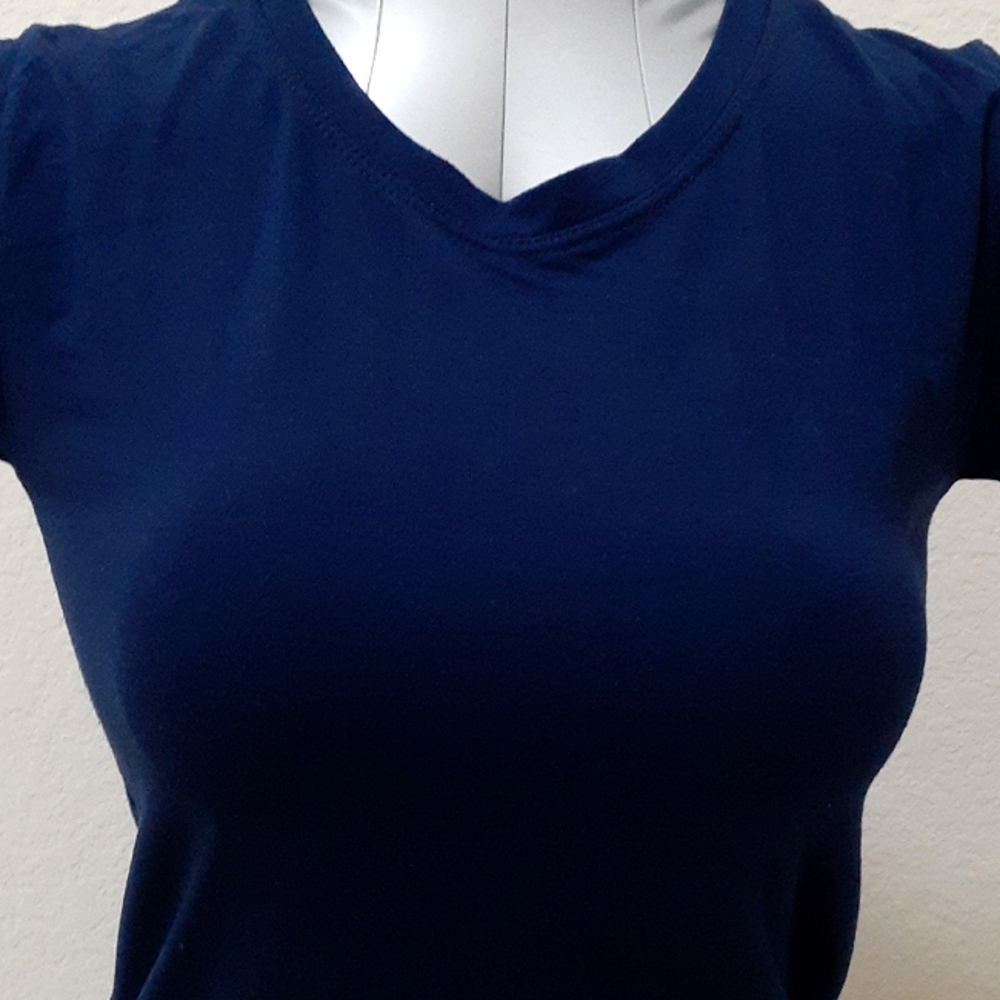 Round Neck Solid Tee - Picture 4 of 4